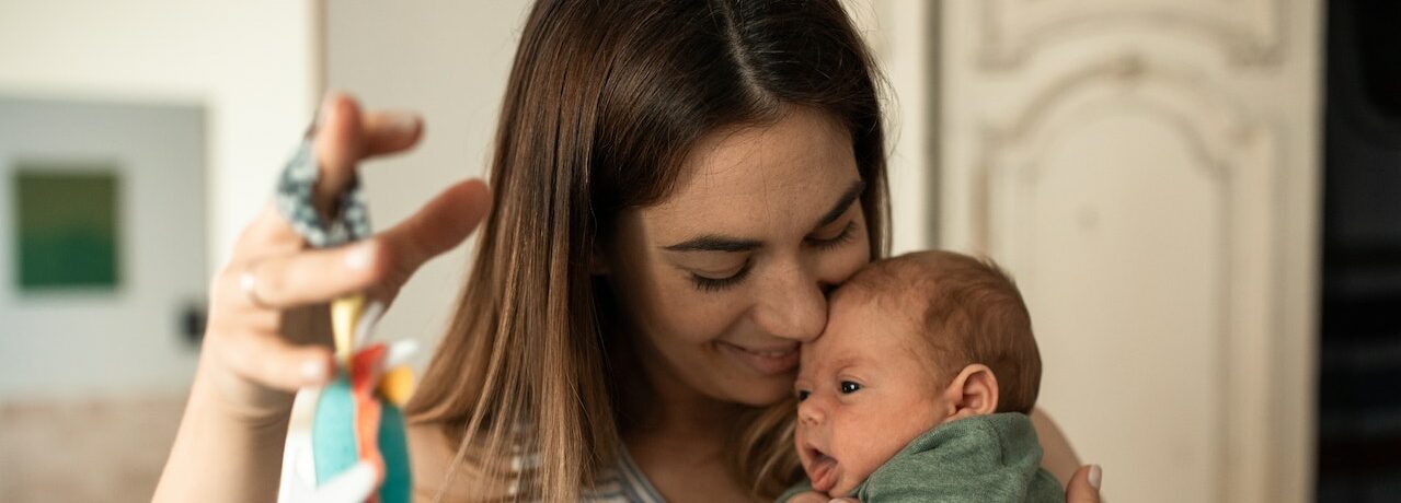 Mãe e bebê no puerpério